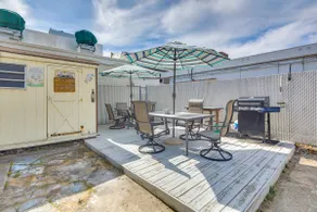 Near Convention Center & Boardwalk! Apt w/ Sunroom - Image 3