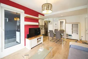 Miramar, in a residential development with a pool - Image 2