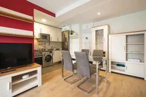 Miramar, in a residential development with a pool - Image 4