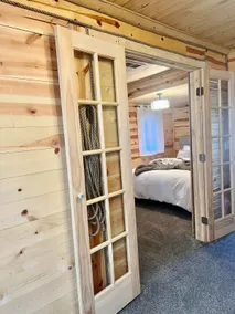 Little Red Cabin at Buckeye Lake|Hot Tub|Fireplace - Image 3