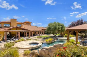 Dresser Winery Estate Villa - Pool, Hot Tub, Sauna on a Vineyard! 10 min to town - Image 5