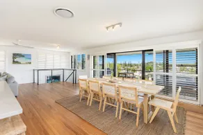 Cowrie House - Spacious Beachside Haven - Holiday Yamba - Image 5