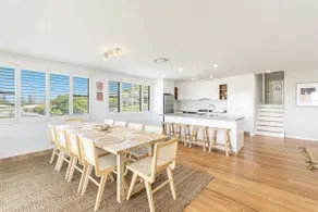 Cowrie House - Spacious Beachside Haven - Holiday Yamba - Image 4