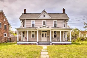 Family-Friendly Cambridge Home w/ Fire Pit! - Image 2