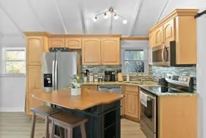 Private Getaway |Enclosed Deck, Fenced Yard, Games - Image 3