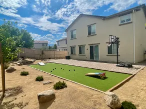 Spacious & Comfy ~ 5★ Location ~ ♛Royal Beds ~ 4BR - Image 2