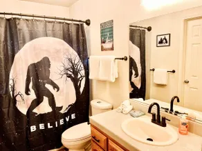 Bigfoot Cabin/Hot Tub/Game Room/Sleeps up to 16 - Image 5