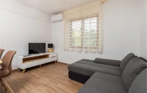 Nice apartment in Cres with kitchen - Image 4