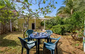 3 Bedroom Beautiful Apartment In Veli Losinj - Image 2