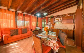 Beautiful Home in Menfi With Wifi and 3 Bedrooms - Image 3
