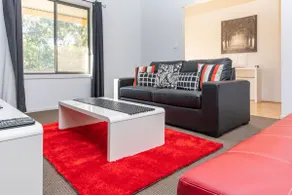 Riverview- Modern 3 Bedroom sleeps 2-8 - Image 5