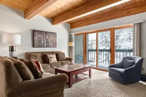 Riverside Condos A102 by AvantStay - Image 2