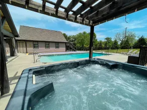 NEW - Heated Pool - Hot Tub - Game Room - Sauna - 20 Mins to GVL - Image 3