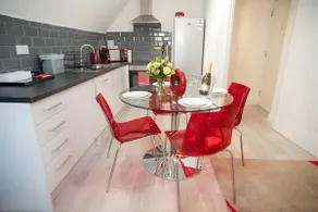 Rosey Lodge, 1-Bedroom Flat, Free Parking, WiFi - Image 2