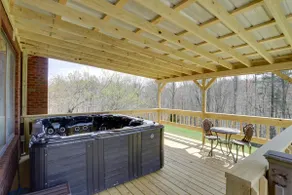 Hot Tub & Private Pond! Spacious McArthur Home - Image 2