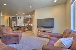 'Blue Sky Get-a-Way' Townhome w/ Patio, Grill - Image 5