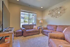 'Blue Sky Get-a-Way' Townhome w/ Patio, Grill - Image 4