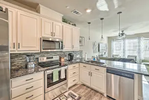 Brand-New Townhome Near UNT/TWU & The Square! - Image 2