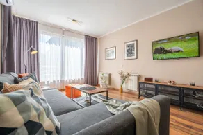 Downtown Stay: Art by Grandpa, Calm & Convenience - Image 2