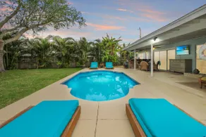Heated Pool-Walk to Beach-Bikes-Beach Gear - Image 4