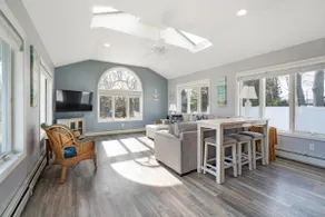 Poppys Hampton House 3BR Bonus Near Beach - Image 2