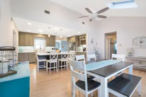 Poppys Hampton House 3BR Bonus Near Beach - Image 3