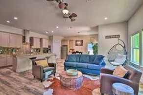 Modern Family Home Near AT&T Stadium & More! - Image 5