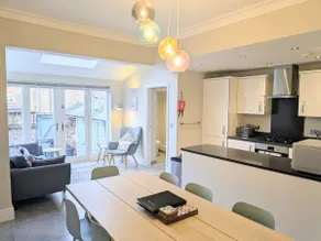Montrose House - Image 2