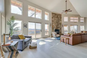 Eureka Springs Gem: 2 Decks, Mtn + Lake Views - Image 3