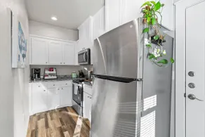 Vintage Charming 1-bedroom house with WiFi and AC - Image 5