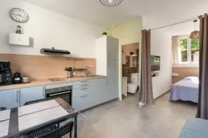 La Maisonnette Du Parc 4 people fully equipped parking - Image 3
