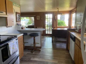 Lakefront Cabin - Image 2
