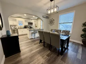 Super updated 4BR w/ large deck - Image 3