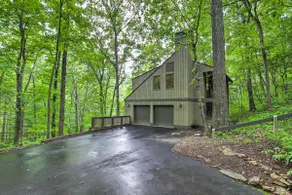 Explore Asheville! Secluded Couple’s Home w/ Deck - Image 4