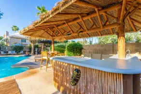 Tiki Paradise w/Htd. Pool, Putt Grn. & Tiki Bar - Image 2