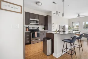 Luxury Apartment in Grandview - Image 2