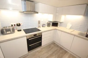 Zen Cottage Cullen - Sleeps 4 Garden & Pets Ok - Image 2
