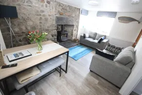 Zen Cottage Cullen - Sleeps 4 Garden & Pets Ok - Image 4