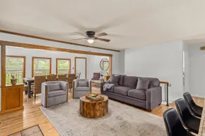Splash Landing: Lakefront Luxury with Hot Tub & Firepit - Image 4