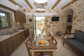 Pamelas House with Jacuzzi - Image 3