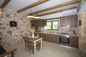 Pamelas House with Jacuzzi - Image 5