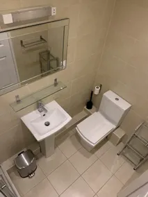 Present - Private bathroom - Sea view - Image 4