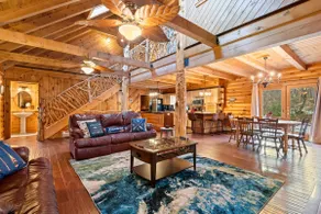 Lake Front Log Cabin · Hot Tub · Arcade · Fire Pit - Image 4
