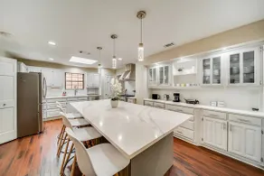 Luxe Retreat|Sleeps 16+| Huge Kitchen| By Galleria - Image 5