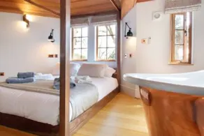 Silvertree House with Hot Tub Park Facilities - Image 4