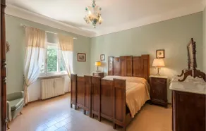 Gorgeous home in Ponzano di Fermo. - Image 4