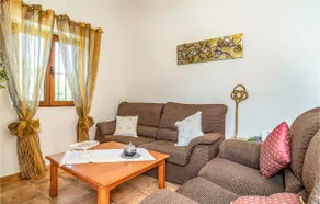 Gorgeous Home In Cajiz - Image 3