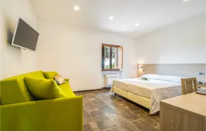 6 bedroom awesome home in Passignano sul T - Image 5