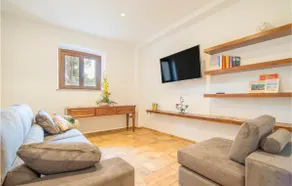 6 bedroom awesome home in Passignano sul T - Image 4