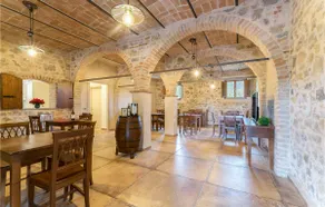 6 bedroom awesome home in Passignano sul T - Image 3